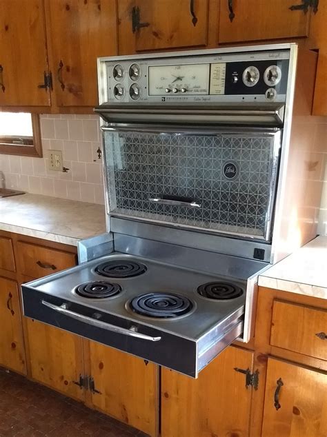 Used 1960s vintage conventional oven and stovetop sold as is. . Frigidaire flair for sale